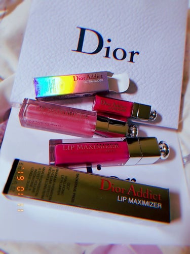 Dior　ｱﾃﾞｨｸﾄリップマキシマイザー　07番/10番
3600┼税


10 ホロピンク
発色◇◇◇◇◇
保湿◆◆◆◆◆
キラキラ感◆◆◆◇◇
スースー感◆◆◆◇◇

07ラズベリー

発色◆◆◇