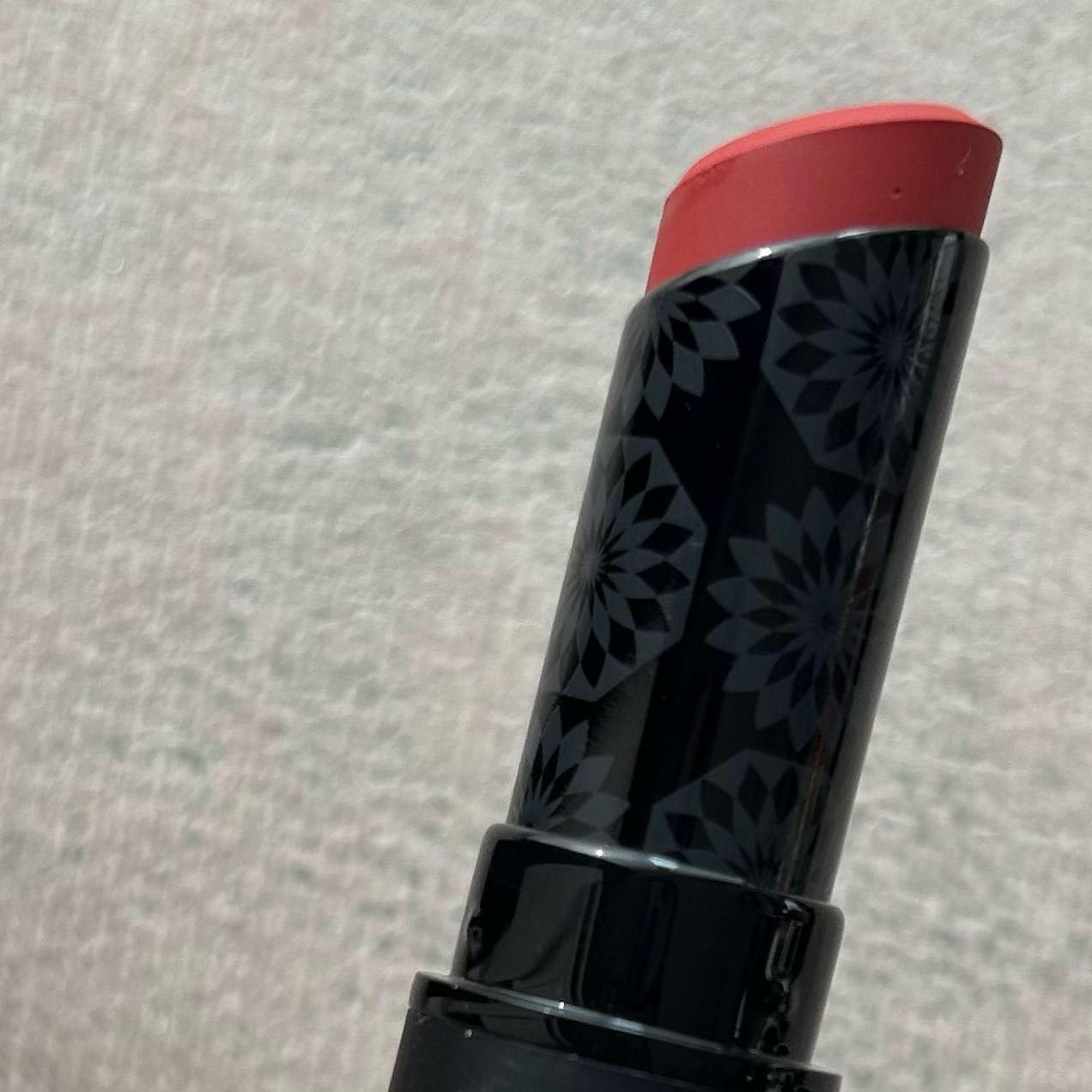 エッセンシャルリップスティック/V&Aビューティー/口紅を使ったクチコミ（2枚目）