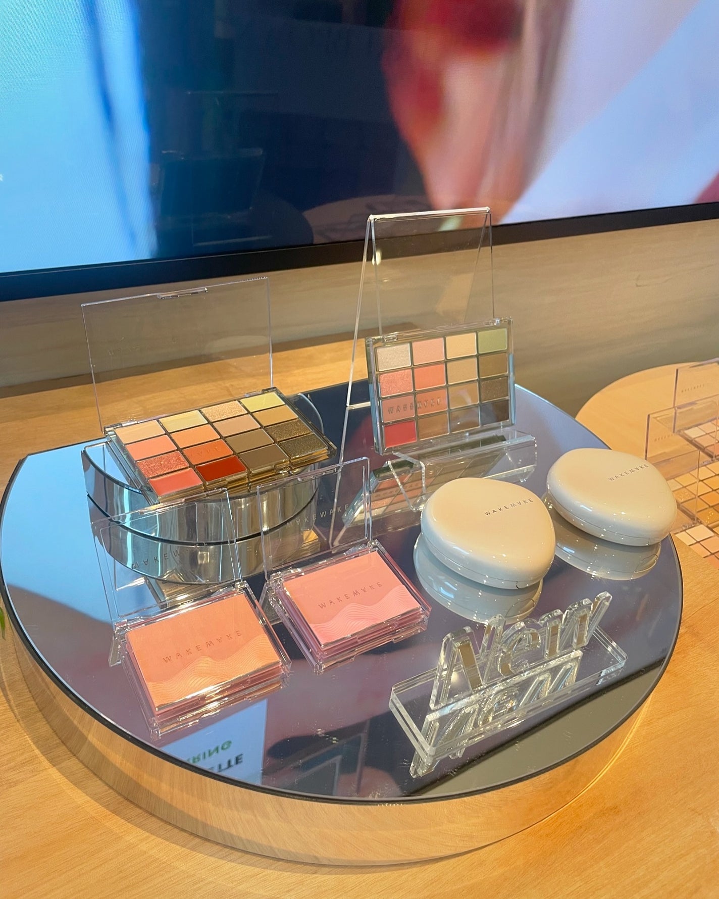 ソフトブラーリングアイパレット/wakemake/アイシャドウパレットを使ったクチコミ(8枚目)