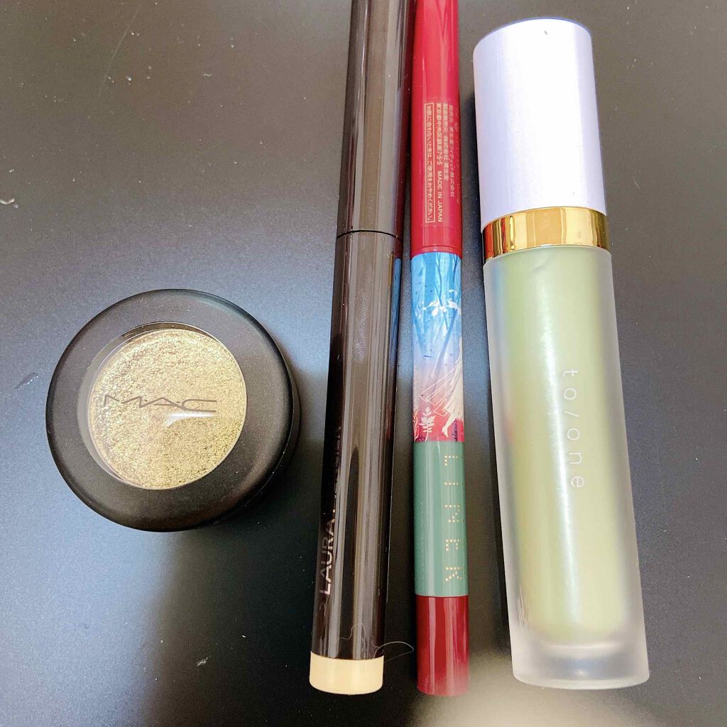 ダズルシャドウ/M・A・C/単色アイシャドウを使ったクチコミ（3枚目）