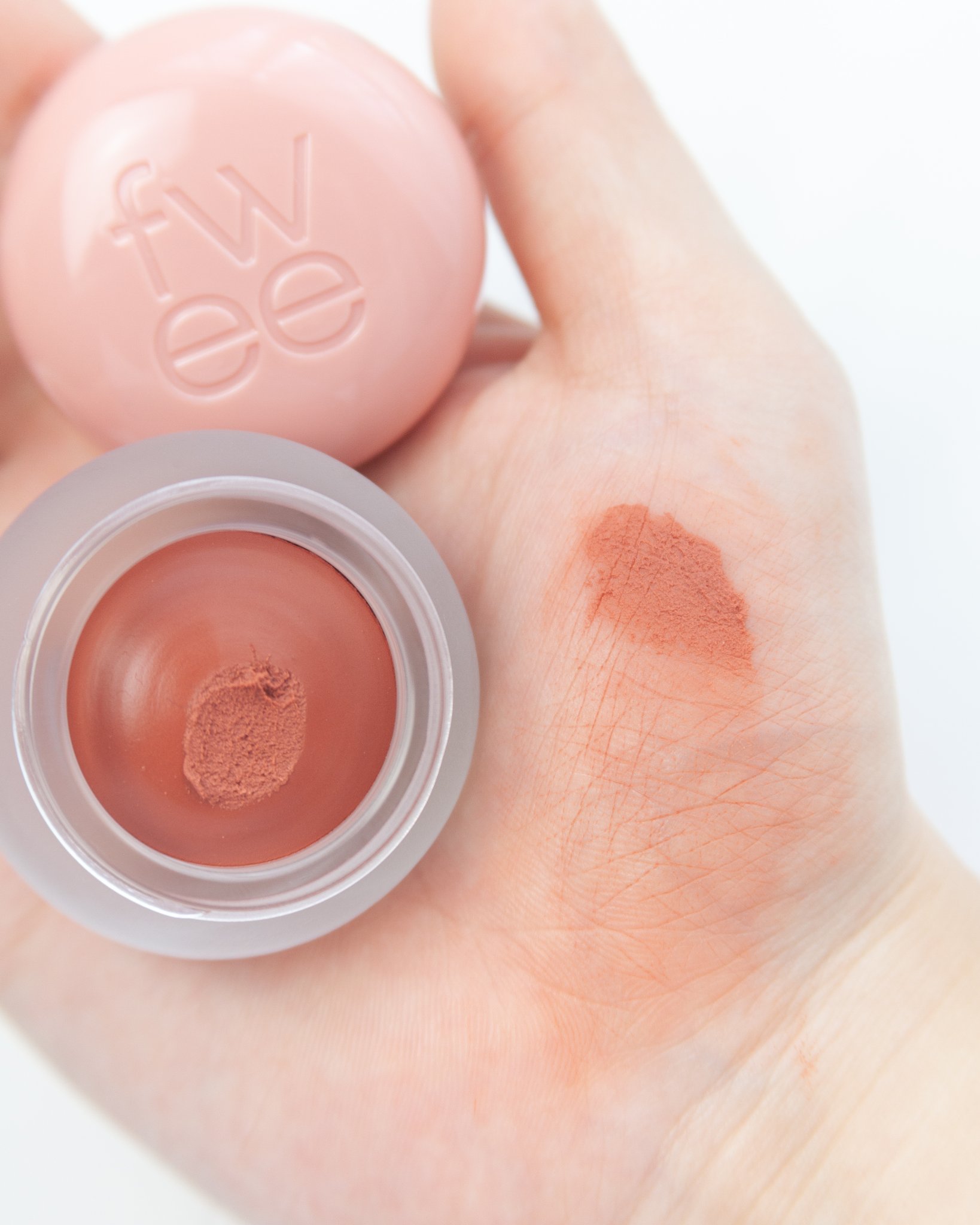 リップアンドチーク ブラーリープリンポット ND05 ビー/fwee/口紅を使ったクチコミ（2枚目）