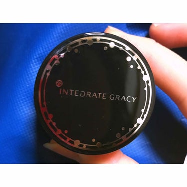 INTEGRATE GRACY 
モイストクリーム ファンデーション

テクスチャはとても軽めです！
とても伸びが良いです！

一年中使えて
紫外線からも守ってくれるのも良いところ🌟

化粧崩れもしにく