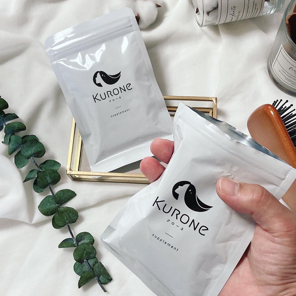 Rie_beauty on LIPS 「髪の毛をアップにして結んだり、かきあげたりすると、チラッと光る..」(3枚目)