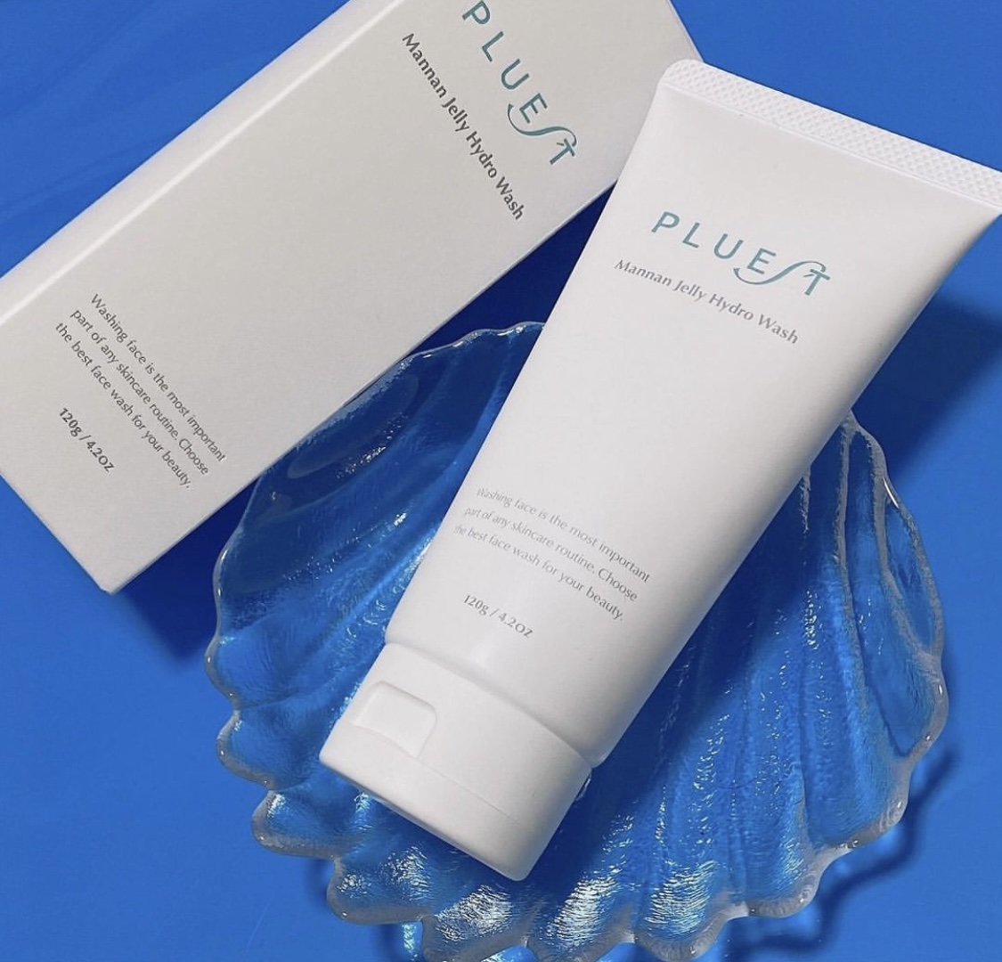 こちらはこんにゃくスクラブでぷるぷるの優しい洗顔料です😊
スクラブですが、一般的なスクラブと違ってすごくお肌への優しさを感じました❤️
100%天然成分で肌に優しい15の無添加なので敏感肌の方やお肌が弱い方にもオススメできます✨
泡立たな