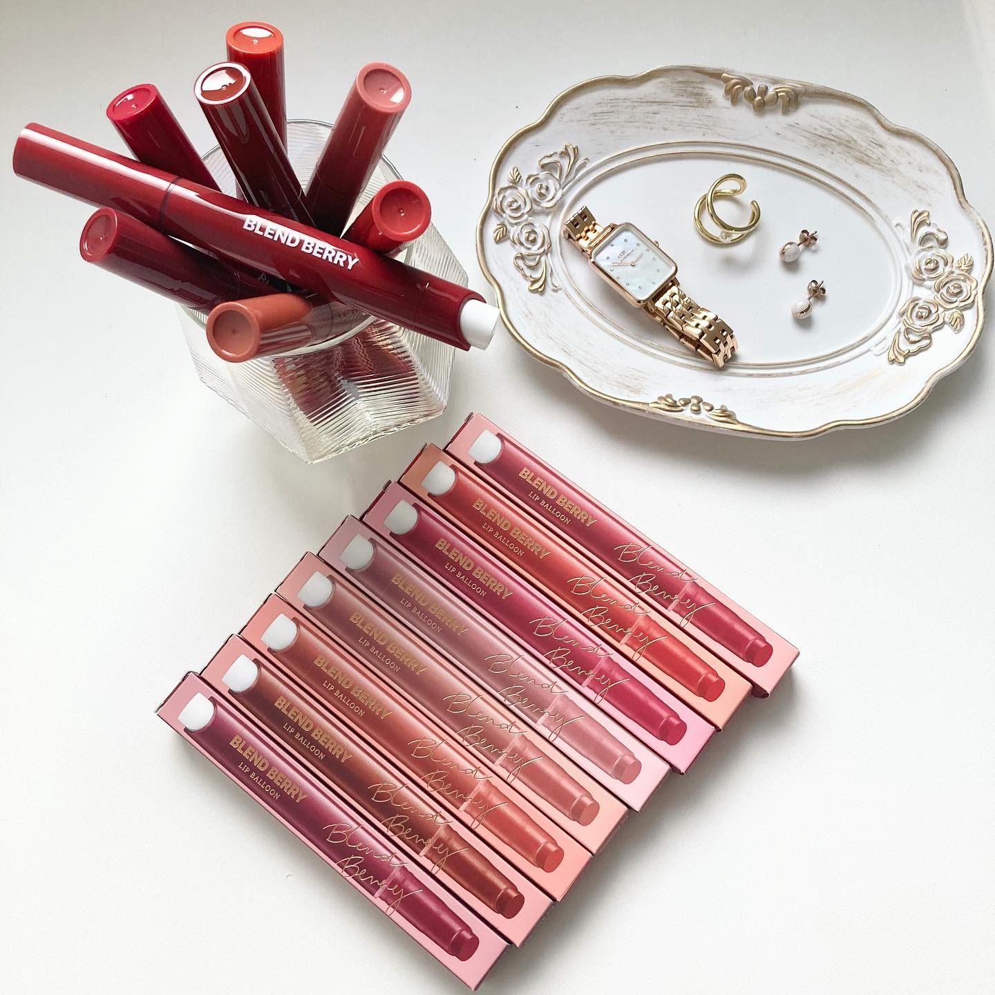 ♔.
.
 9月21日新発売のブランドベリーリップバルーンを一足お先にお試し💄

1本5役、ひと塗りでぷっくりとろけるツヤ感とボリューミーな唇になれるプランパーリップ💄
（プランプ効果※・ツヤ・保湿・高発色・ティント効果）※メイクアップ