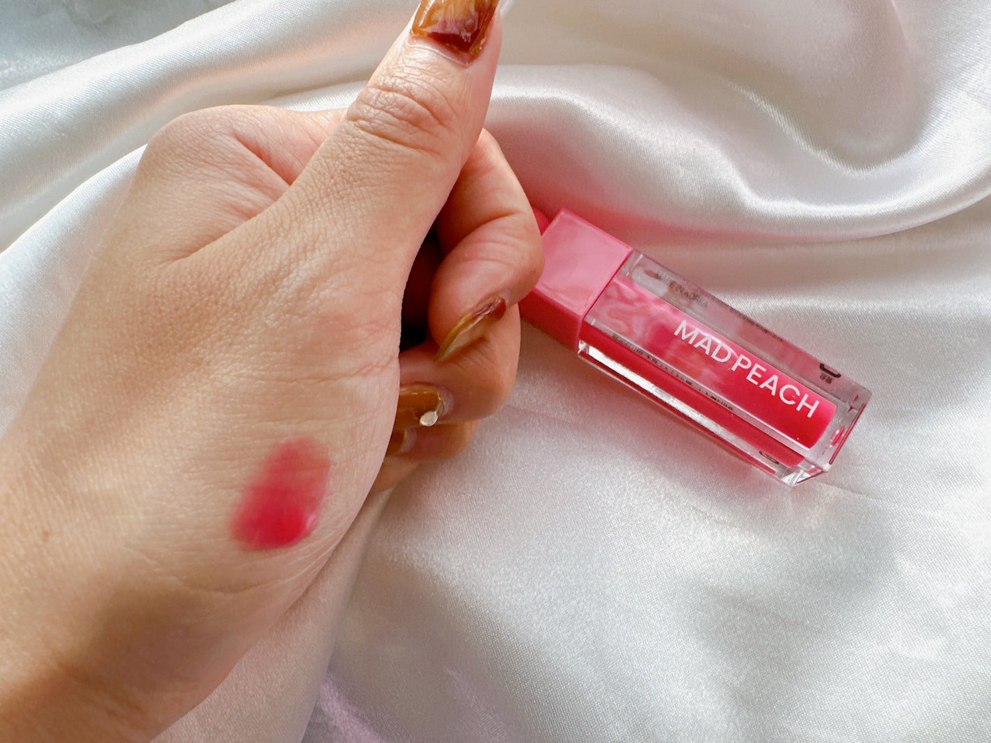 マッドピーチグロウフィットムードグロス/MAD PEACH/リップグロスを使ったクチコミ(2枚目)