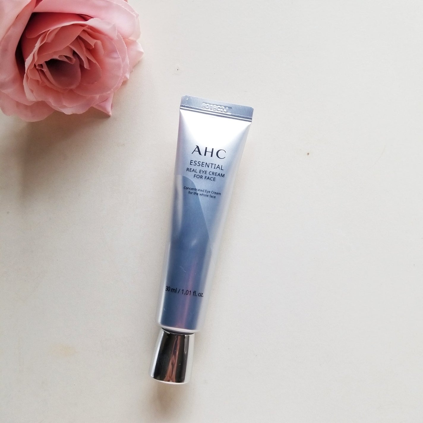 エッセンシャル リアル アイクリーム フォーフェイス/AHC/アイケア・アイクリームを使ったクチコミ(2枚目)