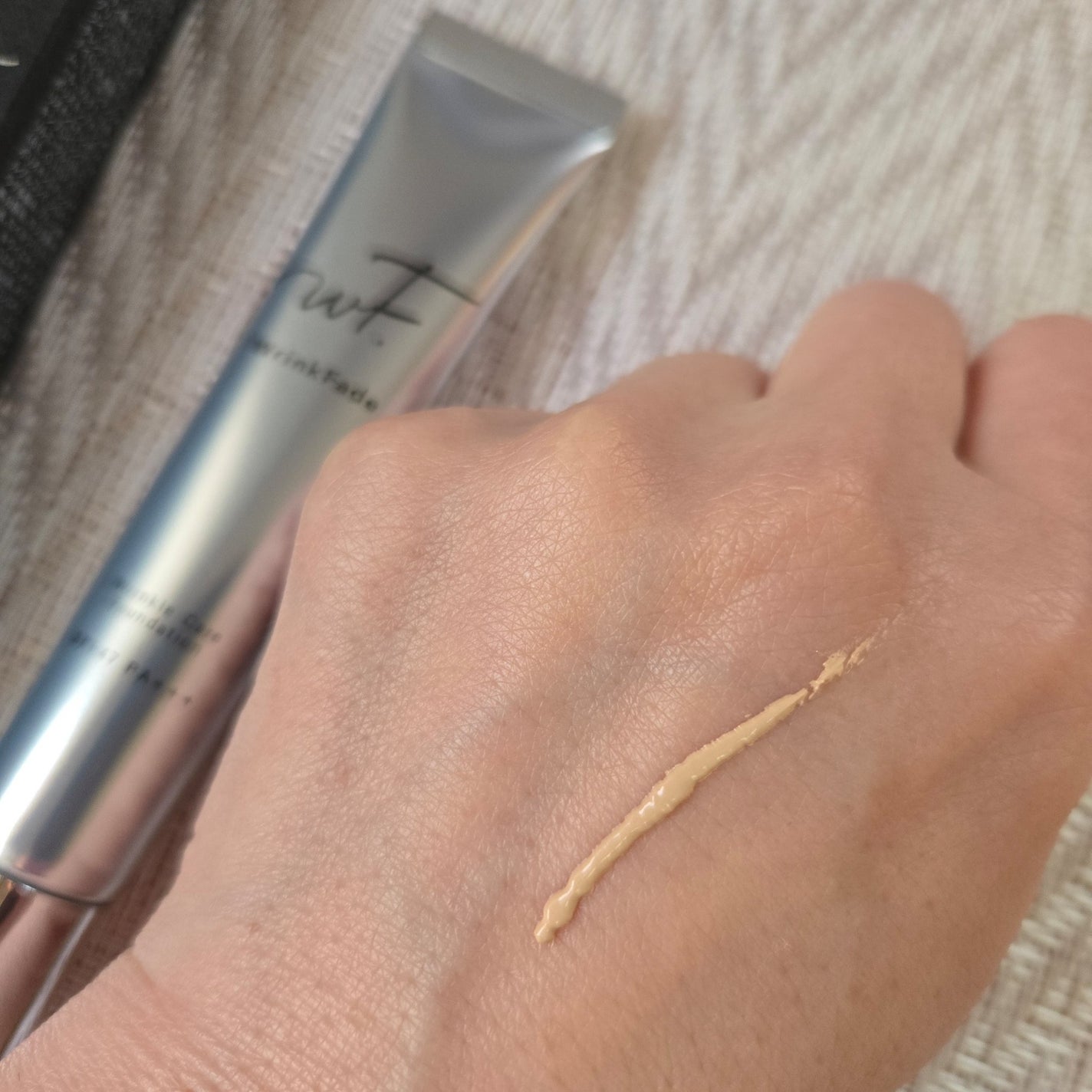 薬用リンクルカバーファンデーション〈シワ改善ファンデーション〉/WrinkFade/リキッドファンデーションを使ったクチコミ(2枚目)