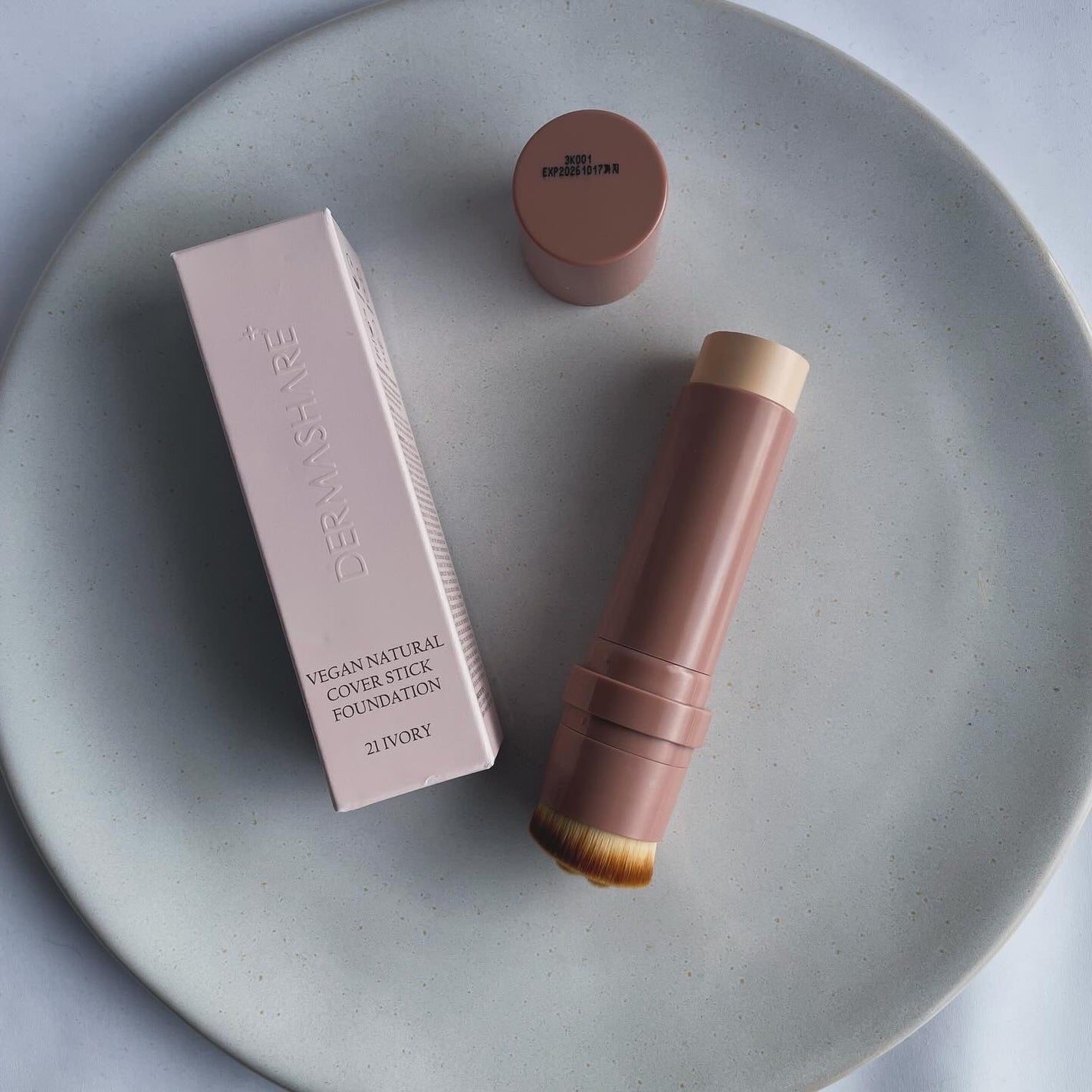 ヴィーガンナチュラルカバースティックファンデーション/DERMASHARE/その他ファンデーションを使ったクチコミ(2枚目)