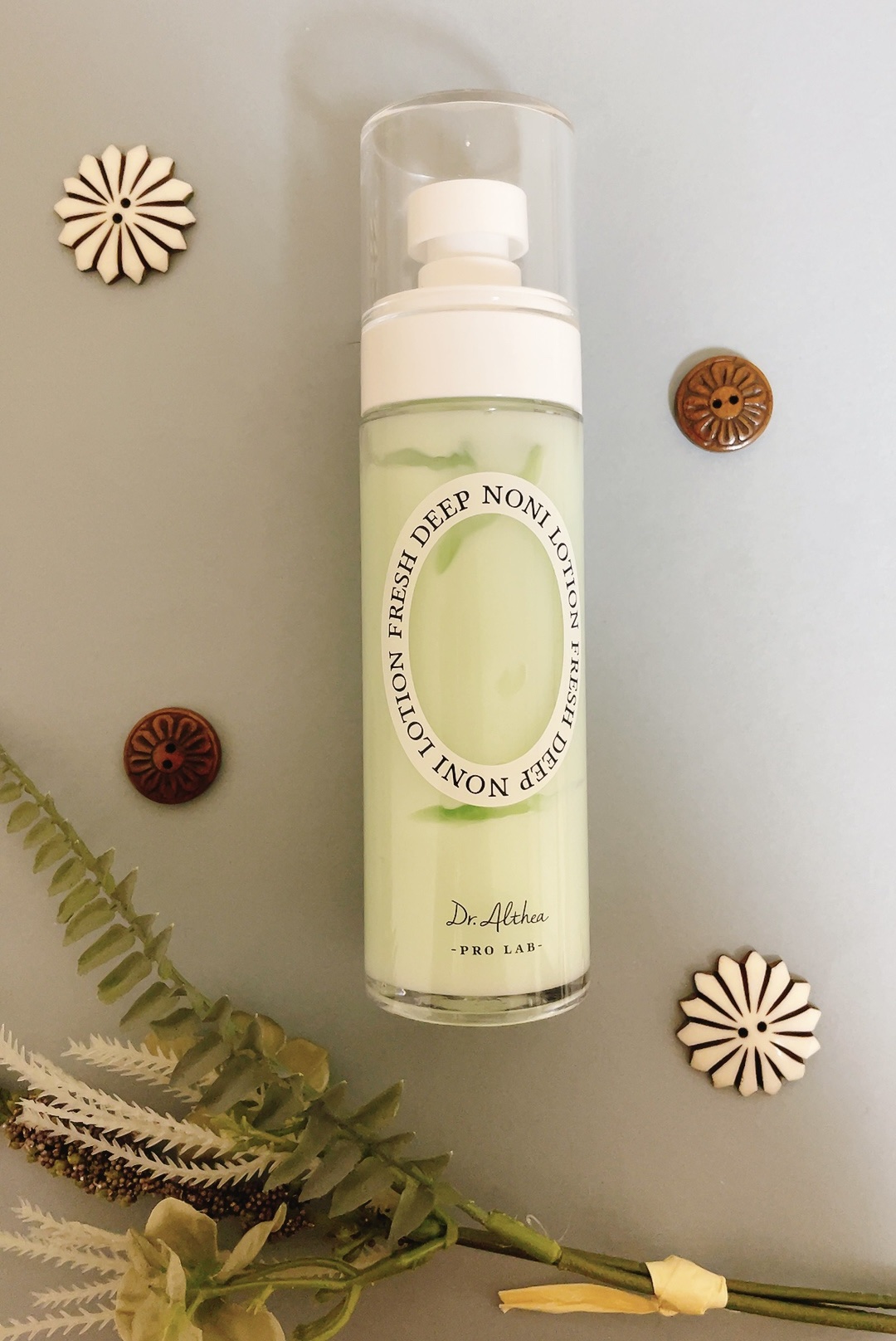 Dr.Althea フレッシュディープノニローションのクチコミ「薄グリーンのカラーのテクスチャーと容器とマッチしてて見た目も可愛いです。使用感は水っぽいクリー.....」（2枚目）