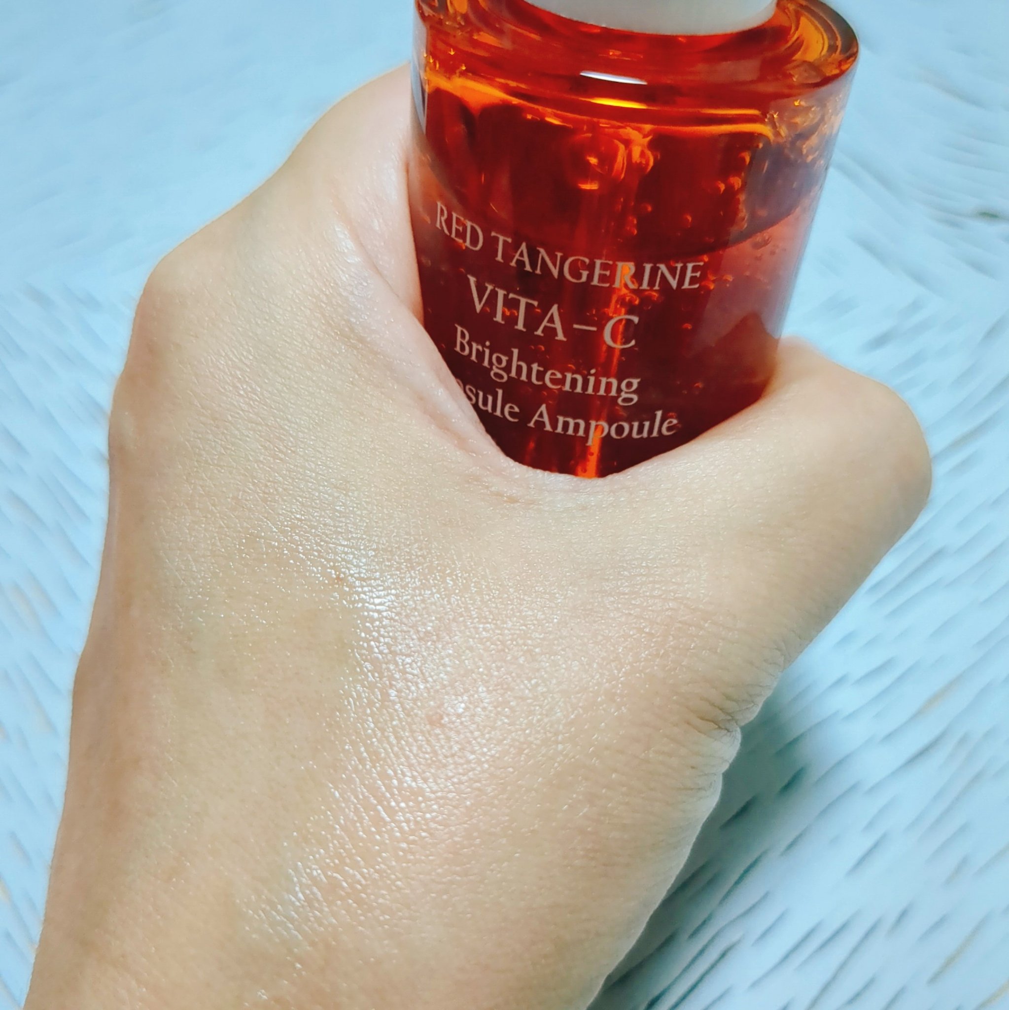 レッドタンジェリンVITA-Cカプセルセラム/DERMASHARE/美容液を使ったクチコミ（3枚目）