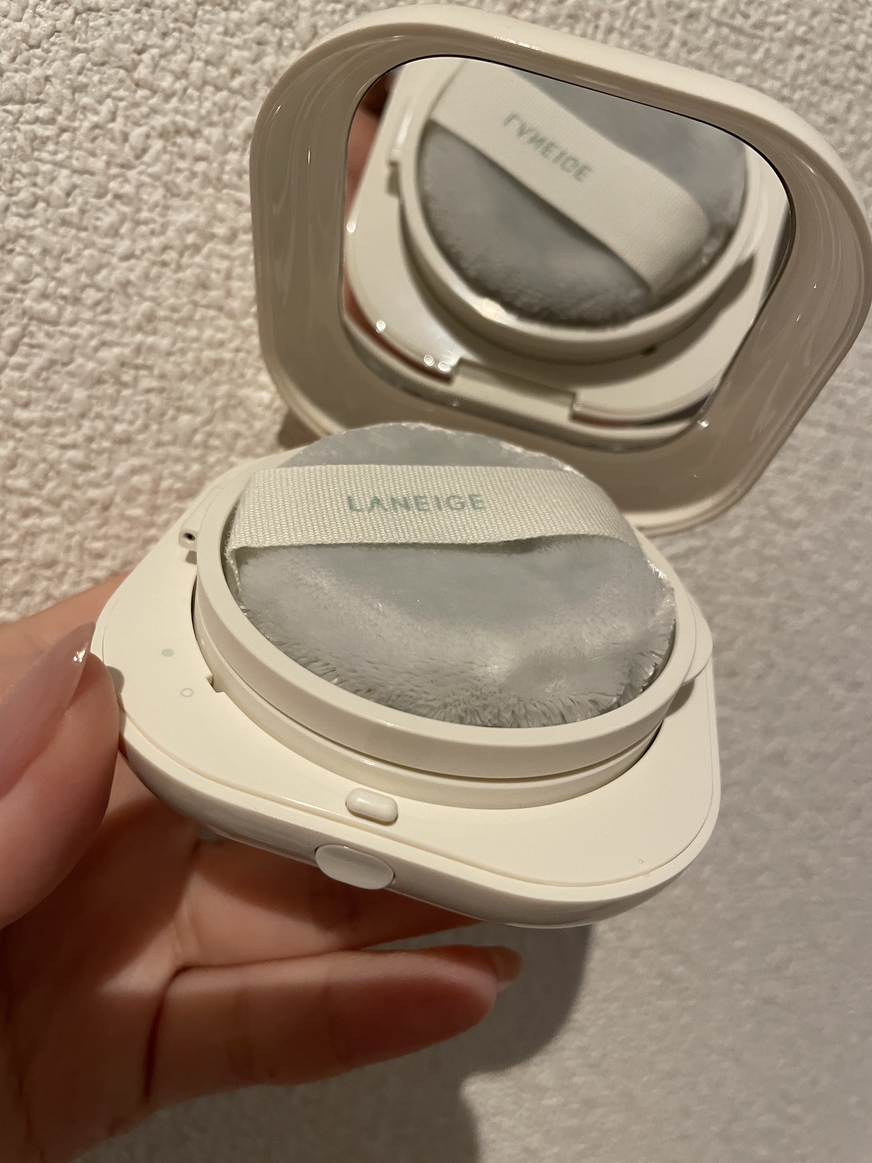 ネオ エッセンシャル フィニッシュパウダー/LANEIGE/ルースパウダーを使ったクチコミ（2枚目）