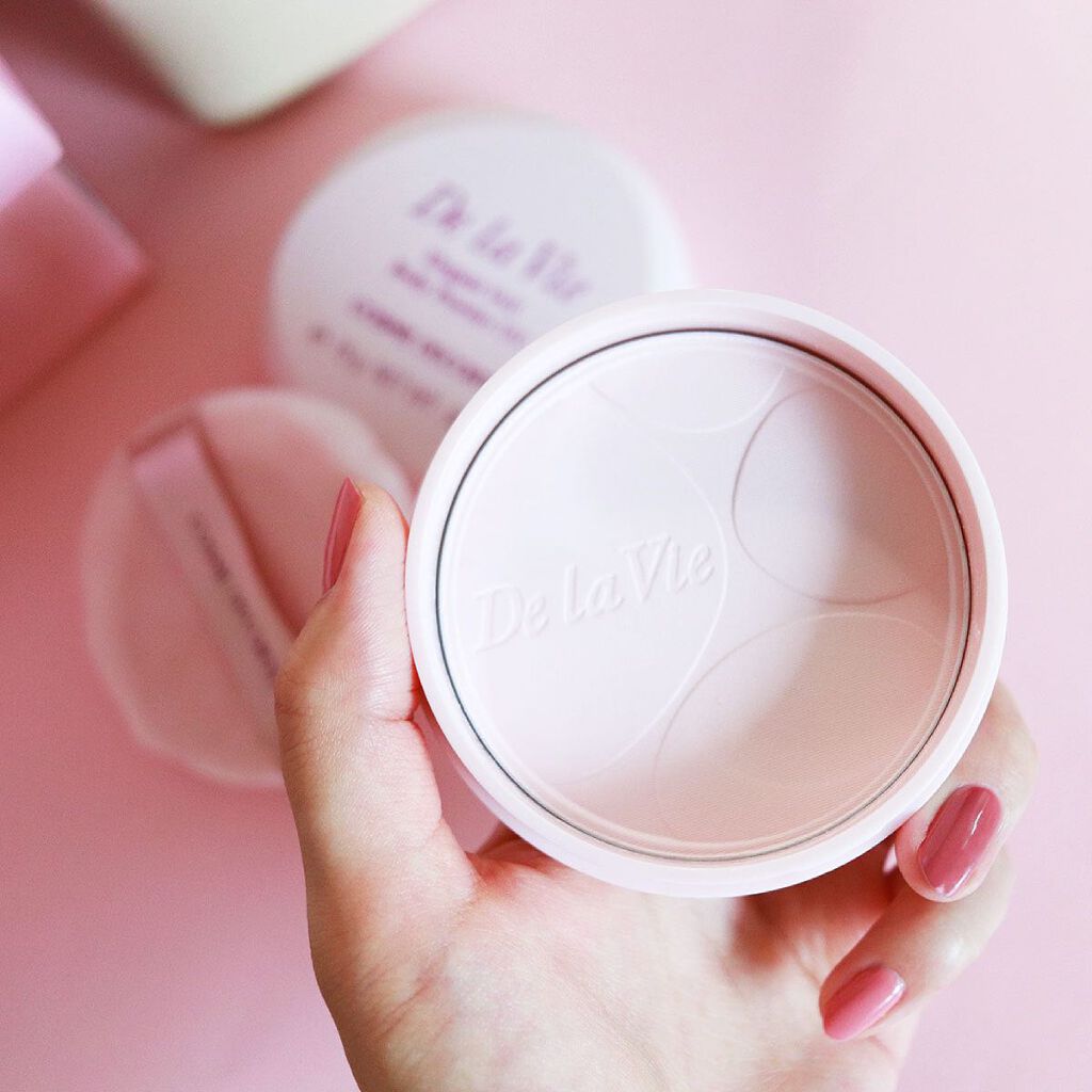 ドゥ ラ ヴィ エレガントヴェール ボディパウダー UV/DECORTÉ/ボディパウダーを使ったクチコミ（1枚目）