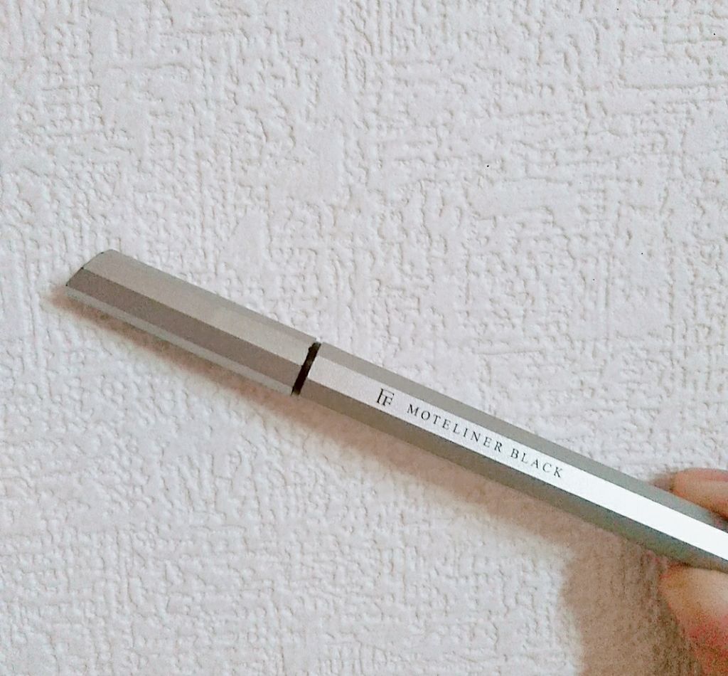 モテライナー リキッド/UZU BY FLOWFUSHI/リキッドアイライナーを使ったクチコミ（1枚目）