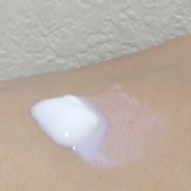 ホワイトニングヴェールプライマー/rafuna/化粧下地を使ったクチコミ（2枚目）