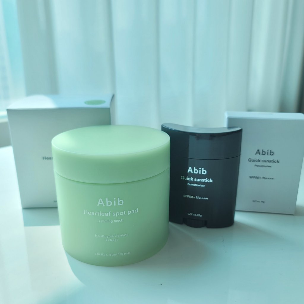 忙しい朝の時短オススメケア✨
Abib ドクダミスポットパッド カーミングタッチ
＆ クイックサンスティックプロテクションバー

【ドクダミスポットパッド カーミングタッチ】
忙しい朝でもさっと１枚で皮脂＆角質ケアと
鎮静ケアを