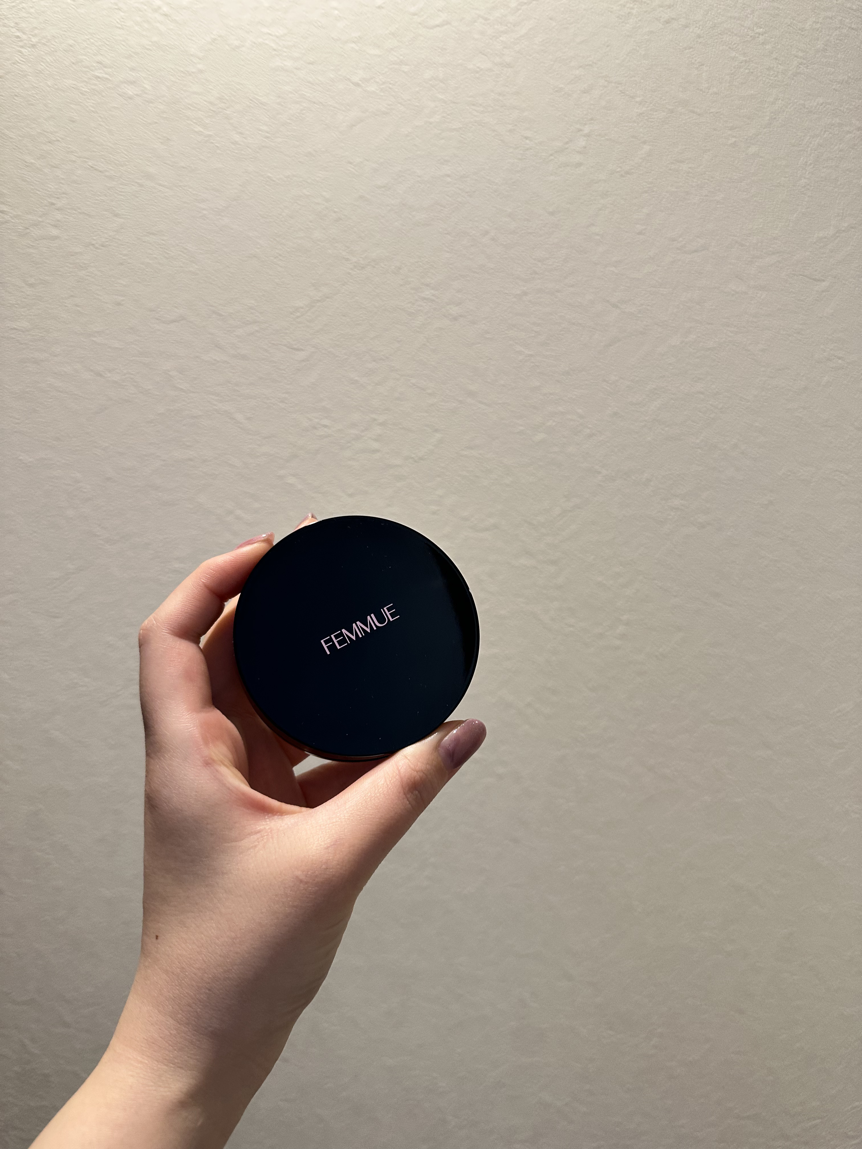 エバーグロウクッション SPF25 PA++ ナチュラルベージュ /FEMMUE/クッションファンデーションを使ったクチコミ（1枚目）