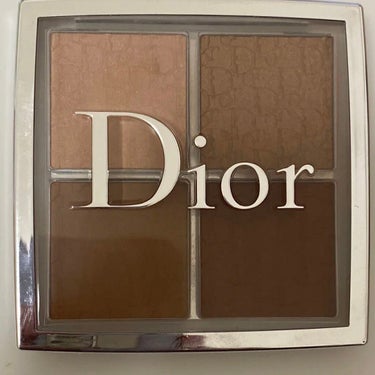 Dior ディオール バックステージ コントゥール パレットのクチコミ「Diorのハイライト。

私は左下、もしくは右上をブラシで顔のエラの部分に塗ってます。結構エラ.....」（1枚目）