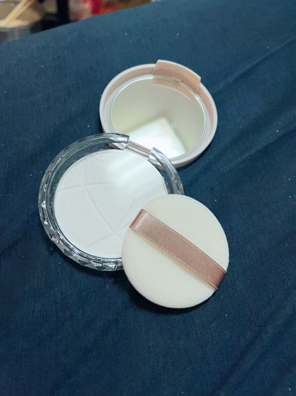 毛穴レスパウダー/CEZANNE/プレストパウダーを使ったクチコミ(3枚目)