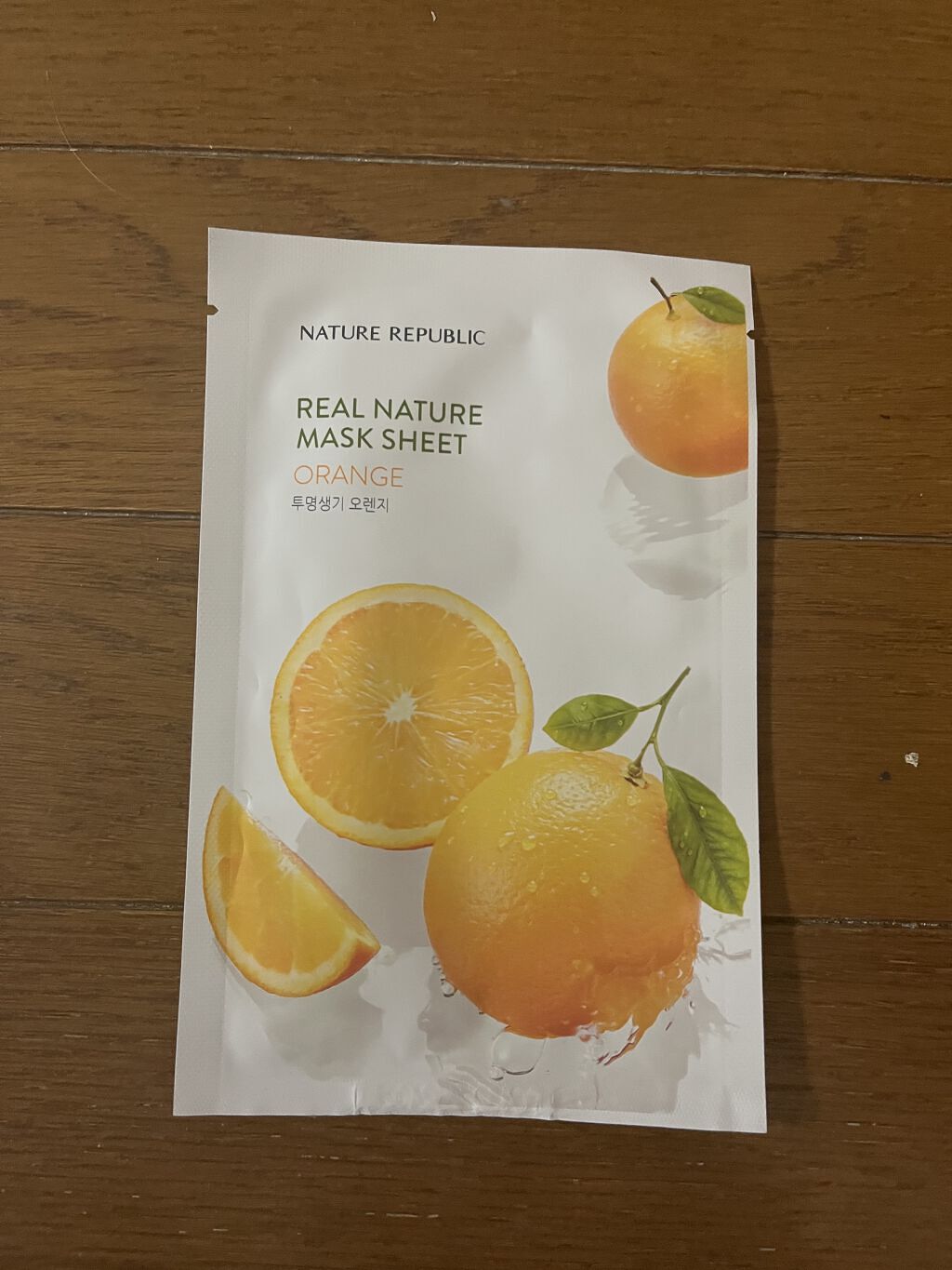 ✨フェイスパックシリーズ✨

使用記録のみです！
ネイチャーパブリックのオレンジを使いました🍊

匂いもキツくなく、優しいオレンジの香りで
ビタミン吸収できそう💕

最近肌荒れ気味なので、みずみずしいオレンジもいれたくて！笑

#ネイチ