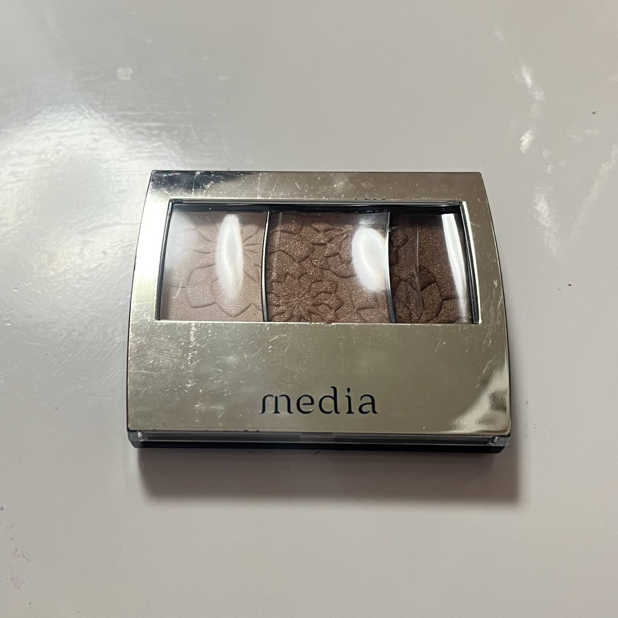 グラデカラーアイシャドウ/media/アイシャドウパレットを使ったクチコミ（1枚目）