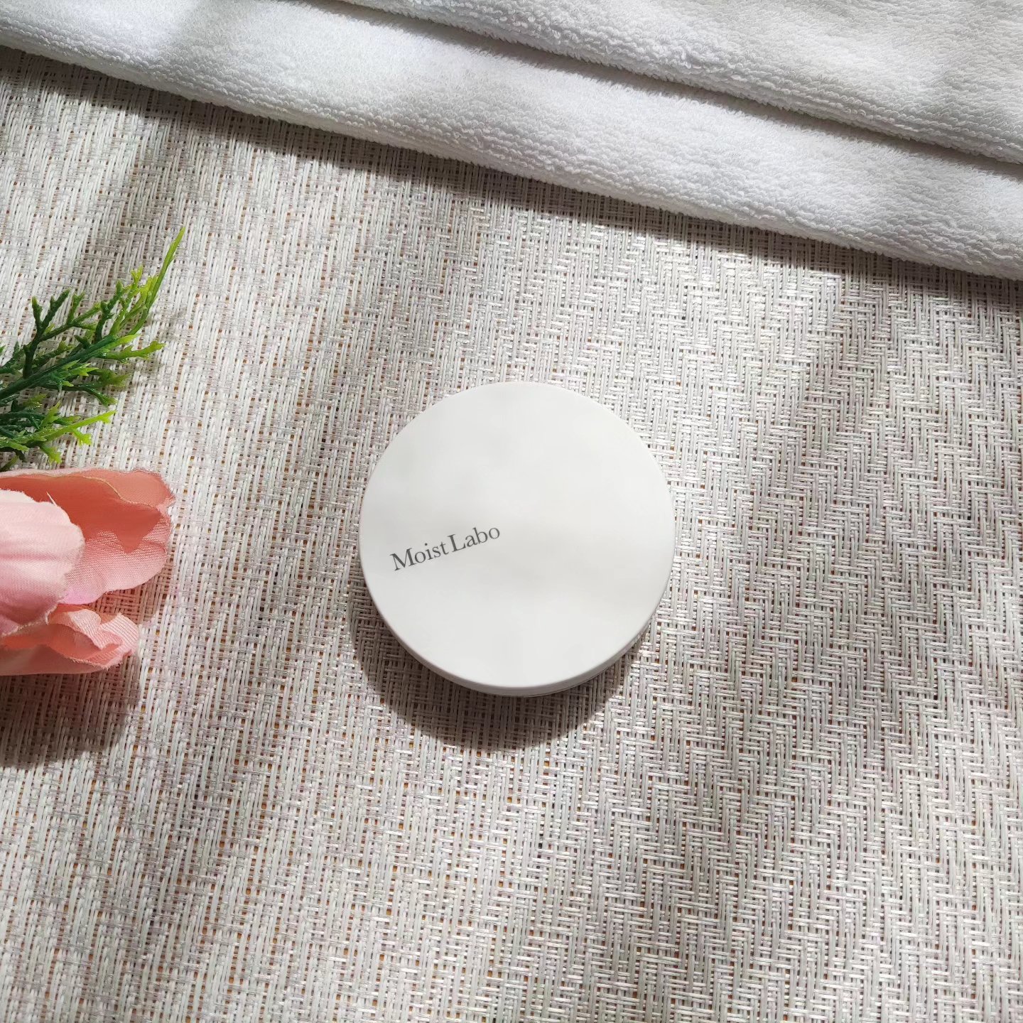 パウダレスフィットファンデーション 01 ライトオークル/Moist Labo/パウダーファンデーションを使ったクチコミ（3枚目）