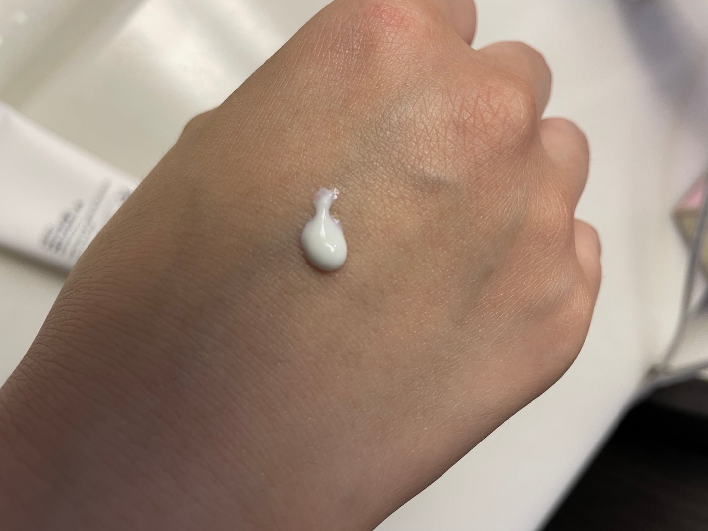 ヒアルーシカ ウォーターフィット サンセラム/SKIN1004/日焼け止めローションを使ったクチコミ(2枚目)