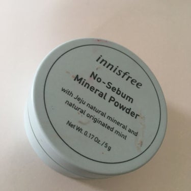 【使った商品】
innisfree

ノーセバム ミネラルパウダー

【崩れにくさ】
時間が経つと崩れやすい💦💦
【カバー力】
ないけど肌を白く
してくれます♡
【ツヤorマット】
どちらでもなく、サラ