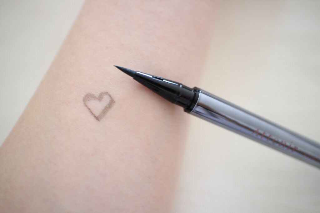 水墨ライナー/アテニア/リキッドアイライナーを使ったクチコミ(4枚目)