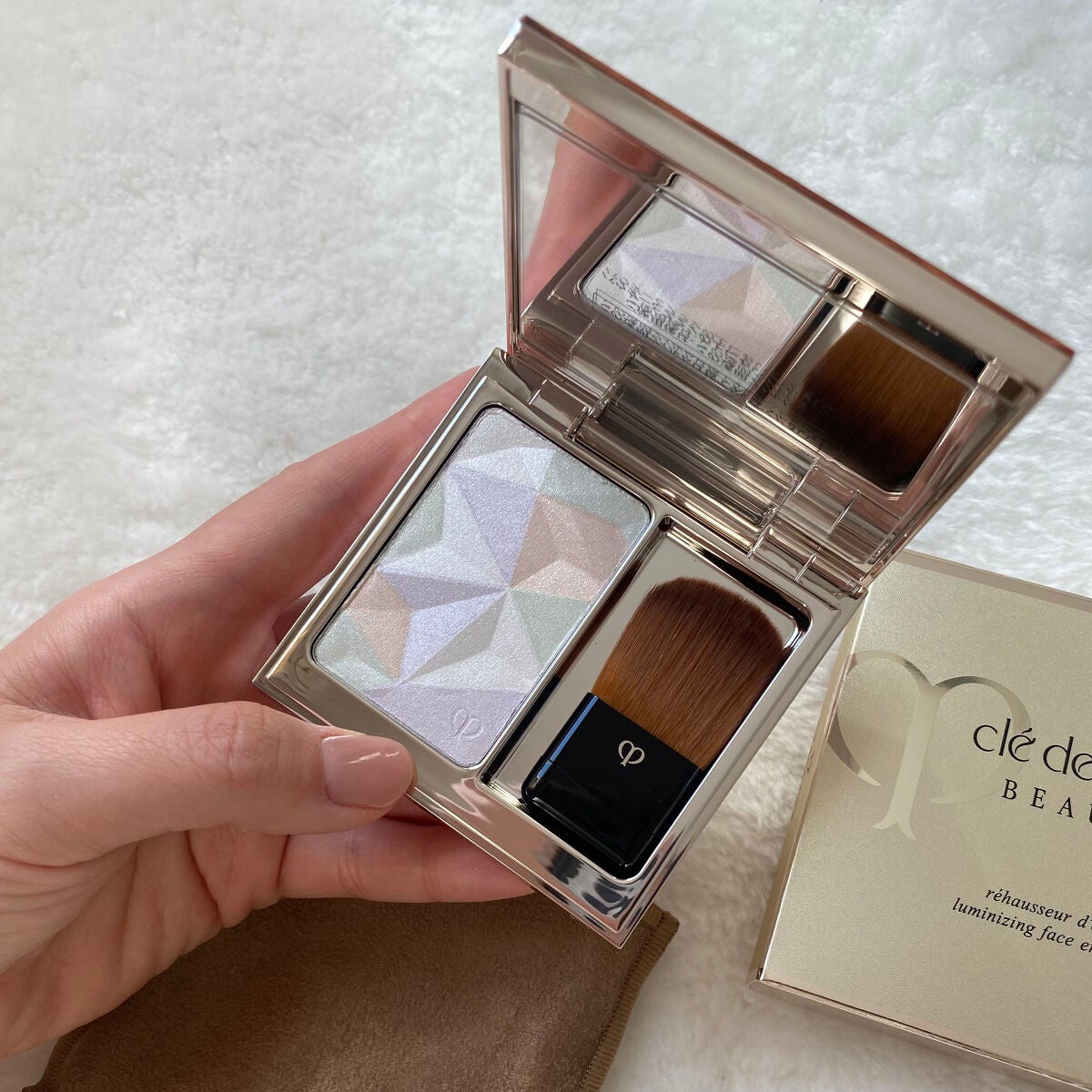 クレ・ド・ポー ボーテ レオスールデクラ/クレ・ド・ポー ボーテ/パウダーハイライトを使ったクチコミ(5枚目)
