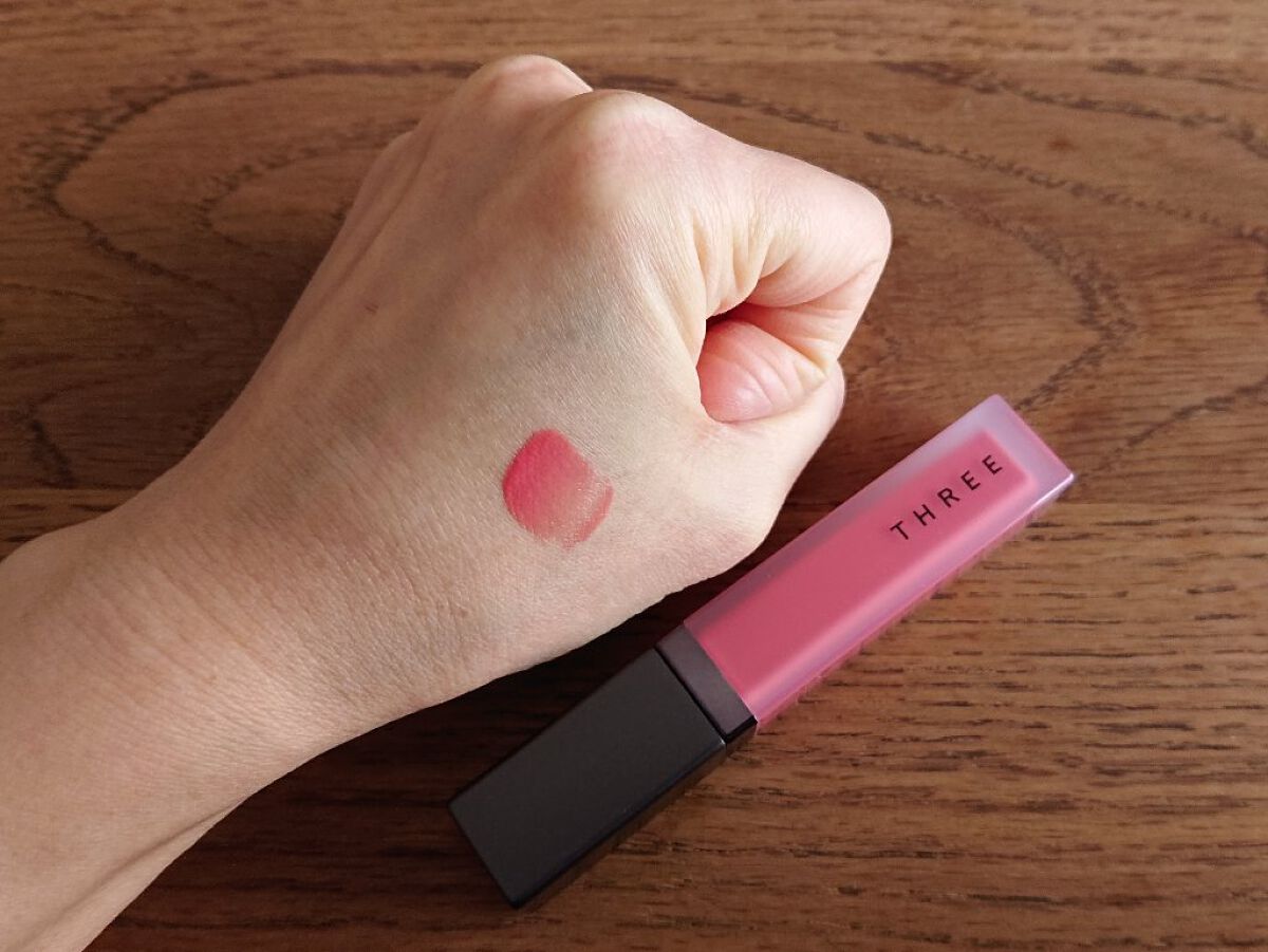 THREE ディヴァインリップジェム 03 FLOWER LAUGHTER/THREE/口紅を使ったクチコミ（2枚目）