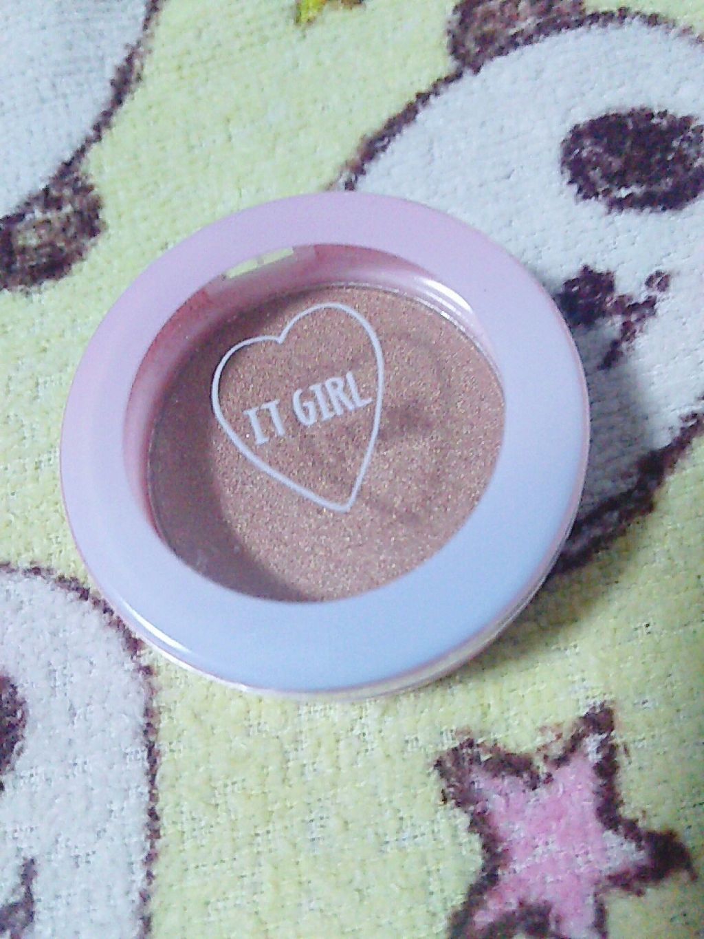 ダイソー×IT GIRL アイシャドウ/DAISO/単色アイシャドウを使ったクチコミ(1枚目)