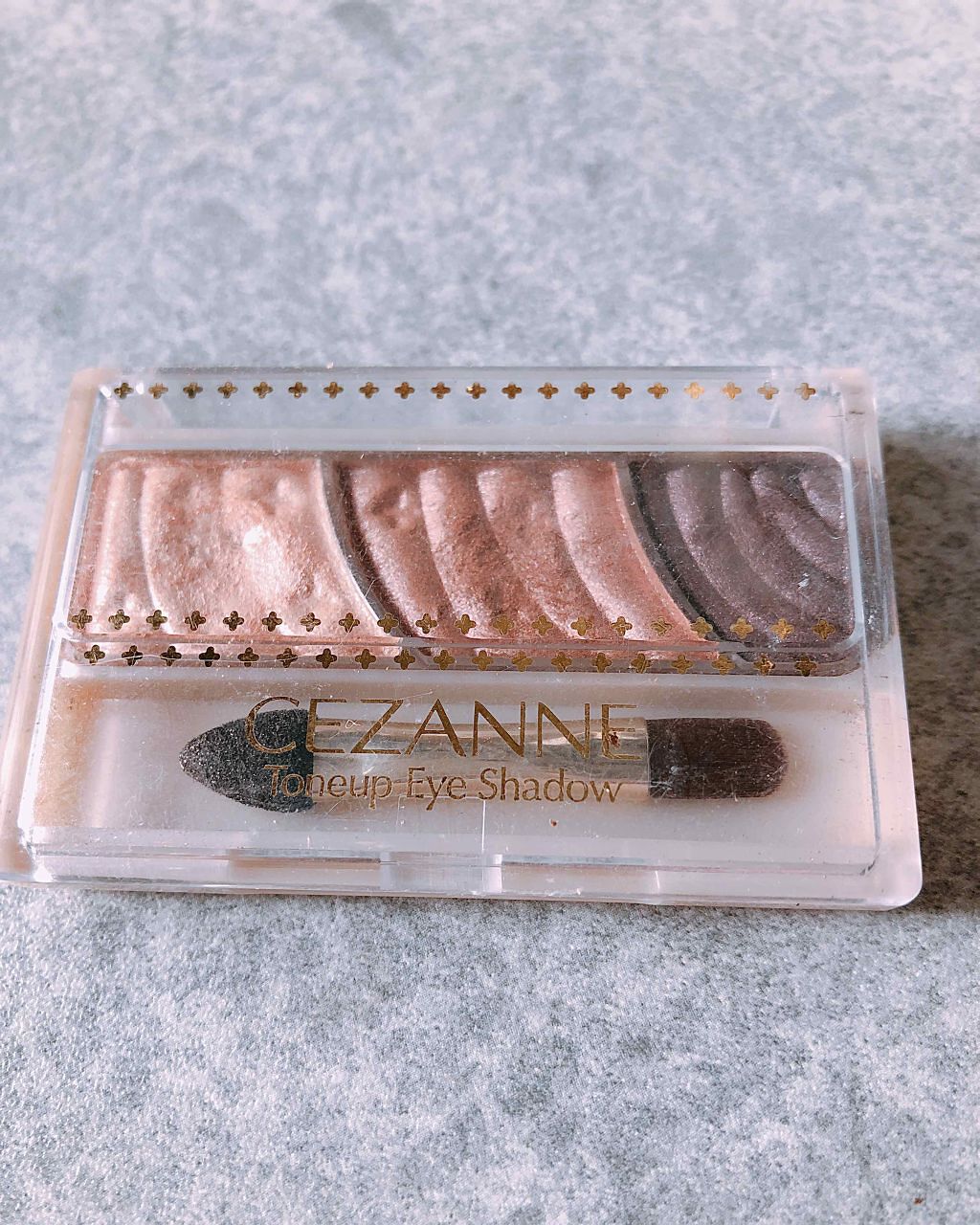 トーンアップアイシャドウ/CEZANNE/アイシャドウパレットを使ったクチコミ（2枚目）