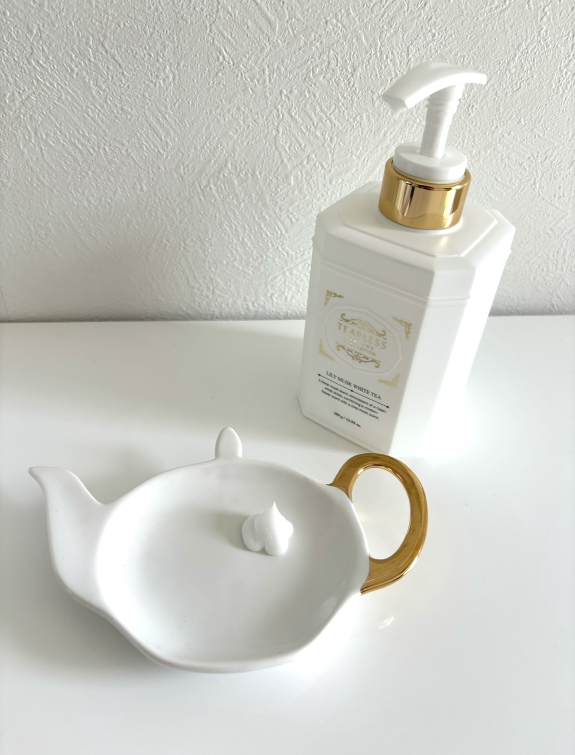 パフュームボディローション リリィムスクホワイトティー/TEABLESS/ボディローションを使ったクチコミ（3枚目）