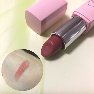 WHOMEE フーミー リップスティックのクチコミ「WHOMEEリップスティックW.W💄

血色感のある大人ピンクリップです✨

見た目は赤みが入.....」（2枚目）