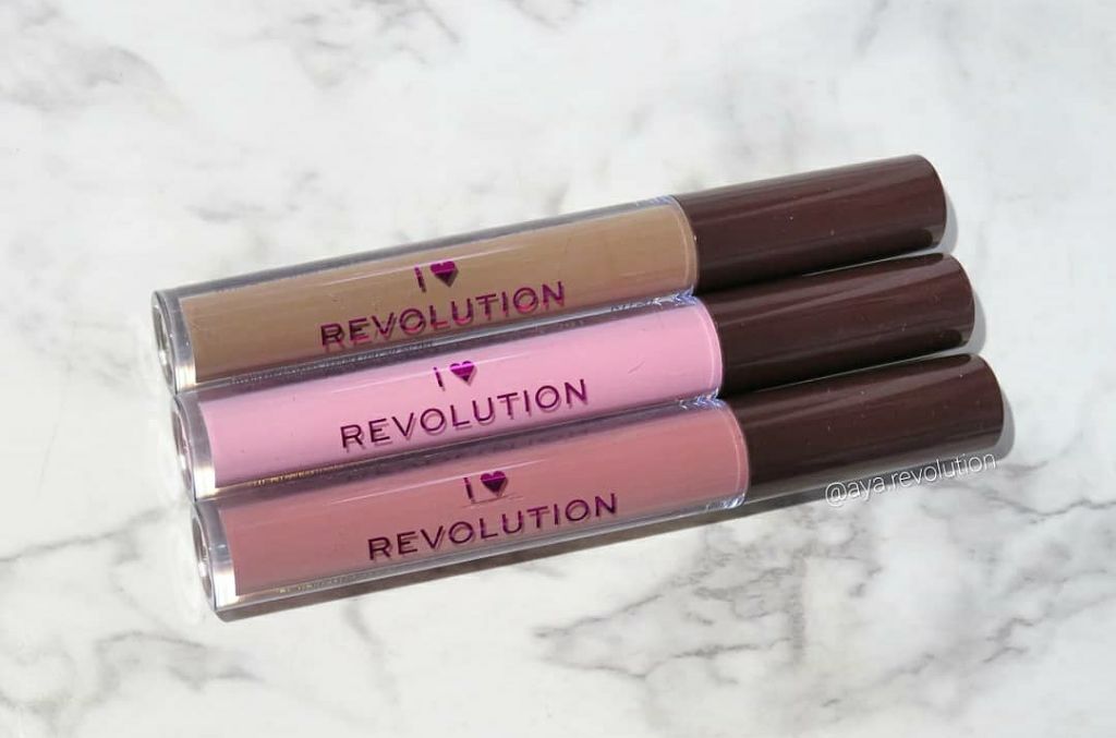 LIP GLOSS / MAKEUP REVOLUTION