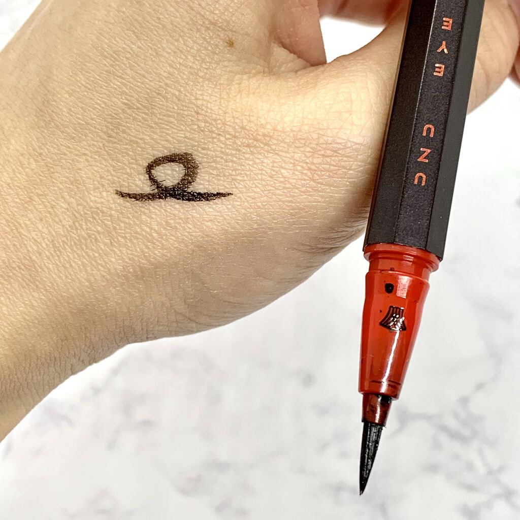 EYE OPENING LINER/UZU BY FLOWFUSHI/リキッドアイライナーを使ったクチコミ（3枚目）