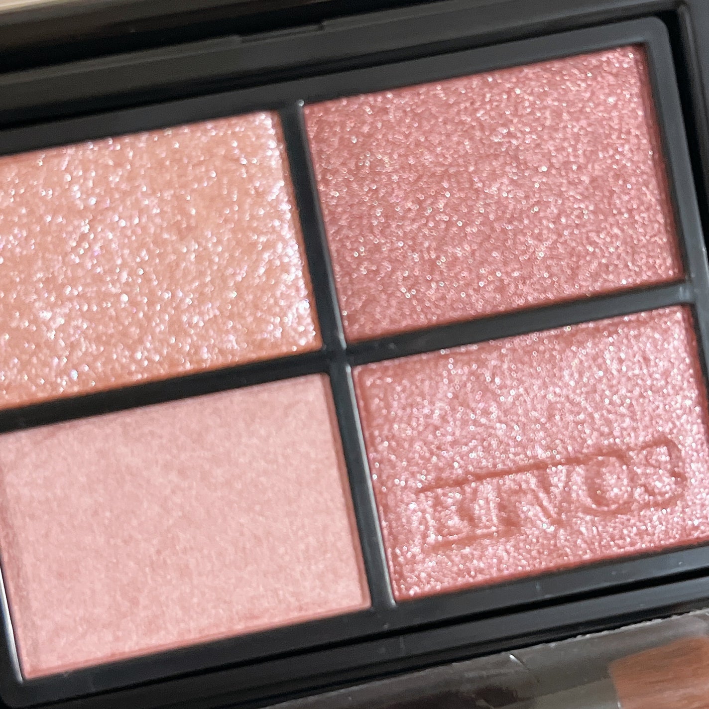 ミネラルクラッシィシャドー/エトヴォス/アイシャドウパレットを使ったクチコミ(6枚目)