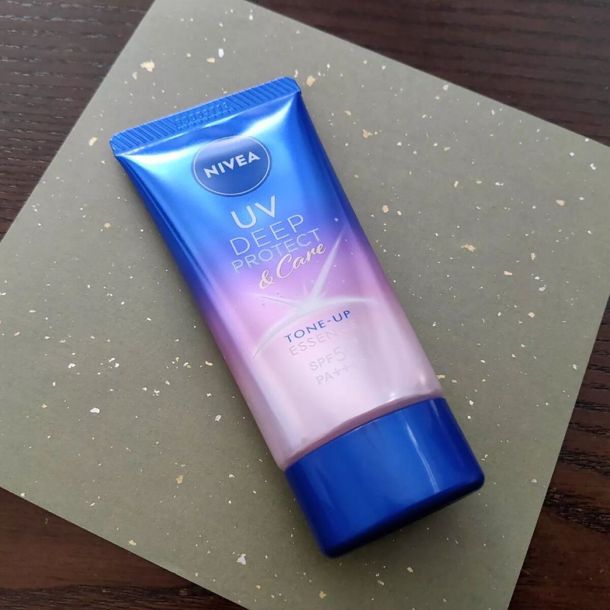 ニベアUV ディープ プロテクト＆ケア トーンアップ エッセンス/ニベア/日焼け止めローションを使ったクチコミ（2枚目）