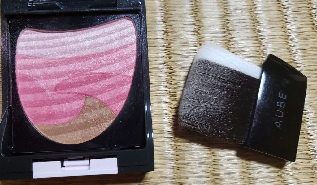 ブラシひと塗りチーク/AUBE/パウダーチークを使ったクチコミ（2枚目）