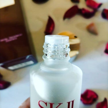 SK-II フェイシャル トリートメント エッセンスのクチコミ「【憧れスキンケア☆SK-Ⅱ】
昔、素敵な女優がCMに出ていて憧れだったSK-Ⅱ。真紅の化粧箱に.....」（2枚目）