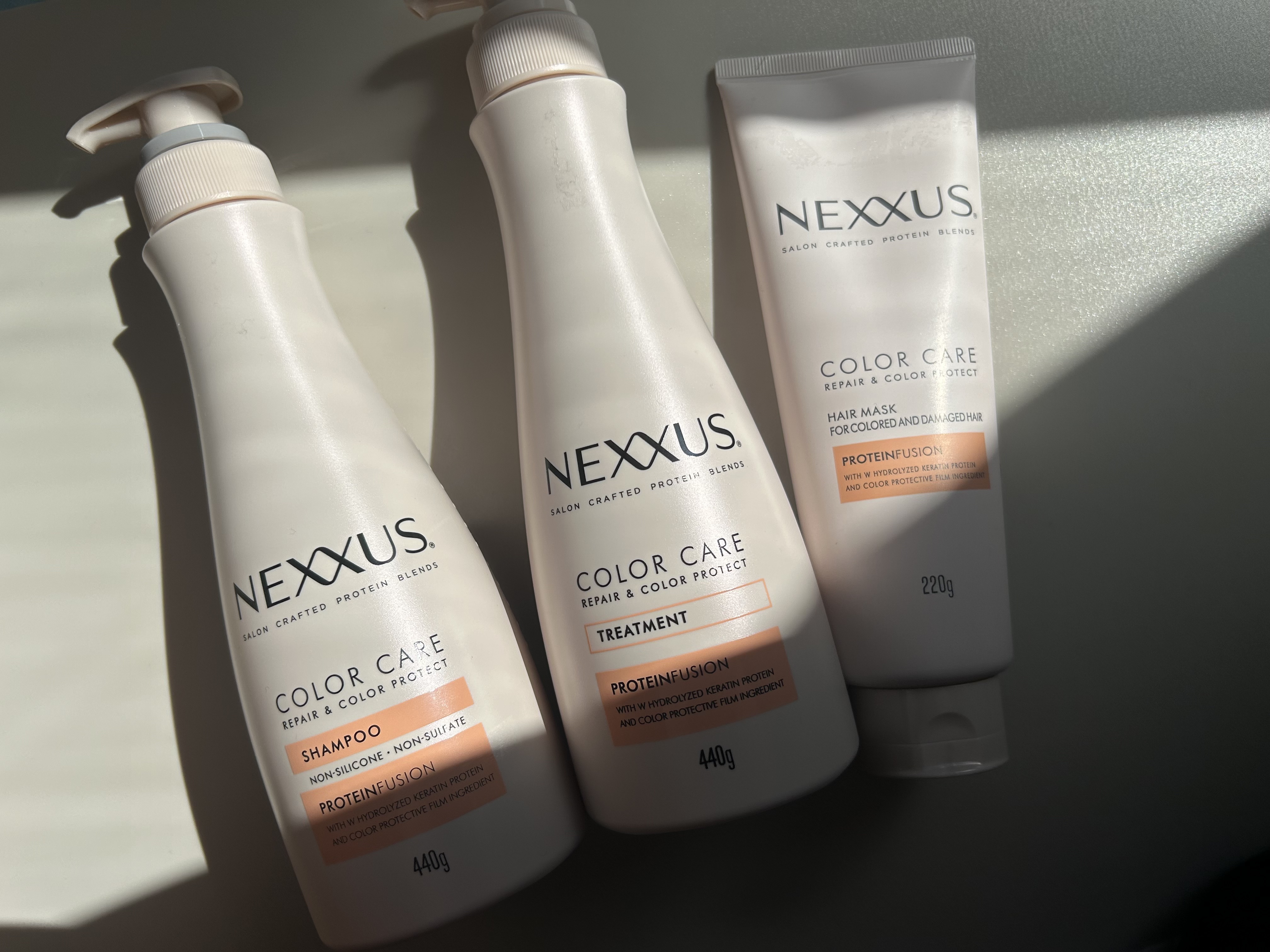 カラーキープ
長く続く色ツヤ髪🩵


NEXXUS様から
いただいたので早速使ってみしました♡

☑️リペアアンドカラープロテクト 
　　シャンプー / トリートメント
☑️リペアアンドカラープロテクト ヘアマスク

まず、香りが私好みで