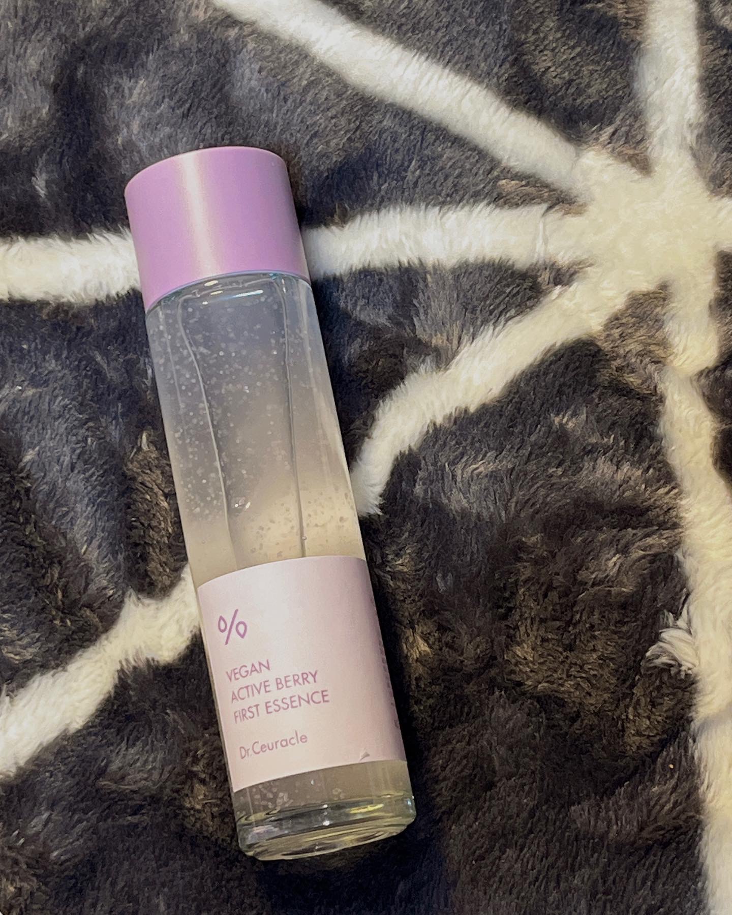 ヴィーガンアクティブベリーファーストエッセンス/Dr.Ceuracle/化粧水を使ったクチコミ（2枚目）