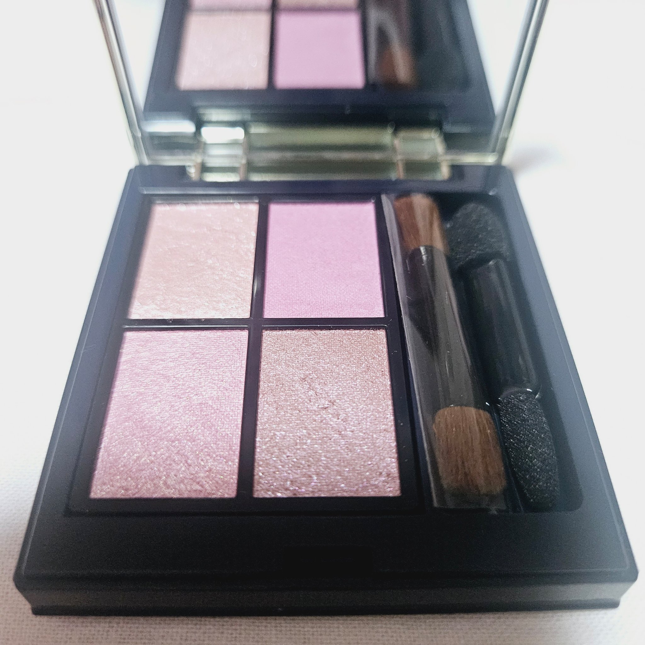 ホリデーコフレ2023〈カームピンク〉/エトヴォス/メイクアップキットを使ったクチコミ（2枚目）