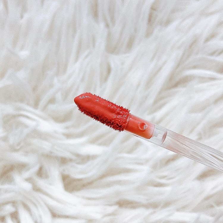 アップトゥーミー　ハグマイリップ　カラーロックプランパー 002 ミスベイブ/up2me/リッププランパーを使ったクチコミ（2枚目）