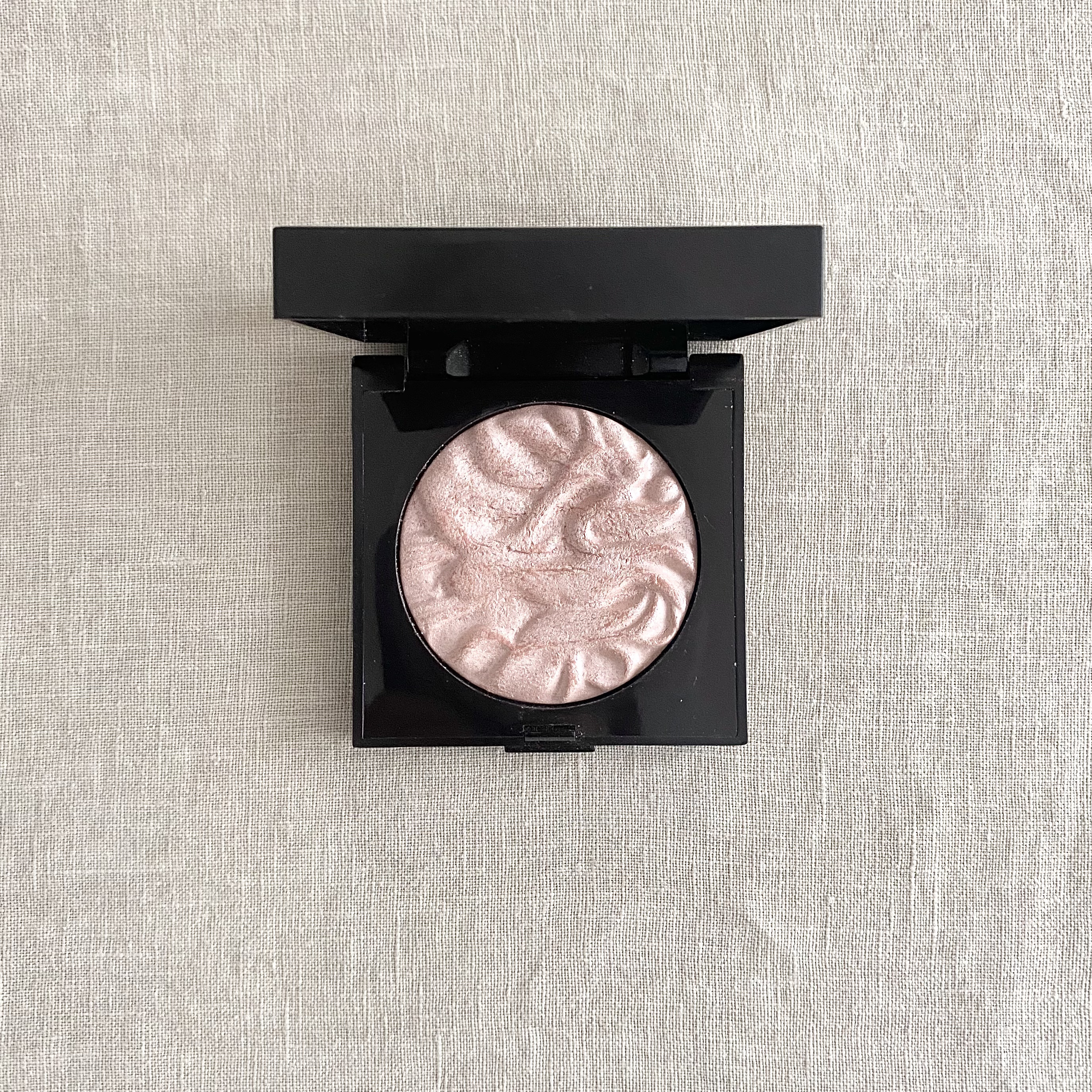 フェイスイルミネーター/ローラ メルシエ/パウダーハイライトを使ったクチコミ（2枚目）