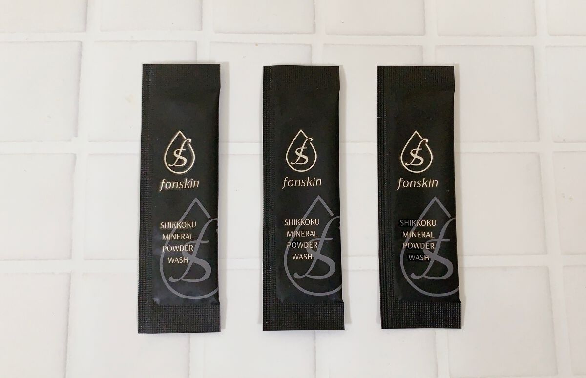 みーみ♡フォロバ on LIPS 「新スキンケアブランド🎉真っ黒なパウダーの毛穴・くすみケア洗顔🌈..」(3枚目)