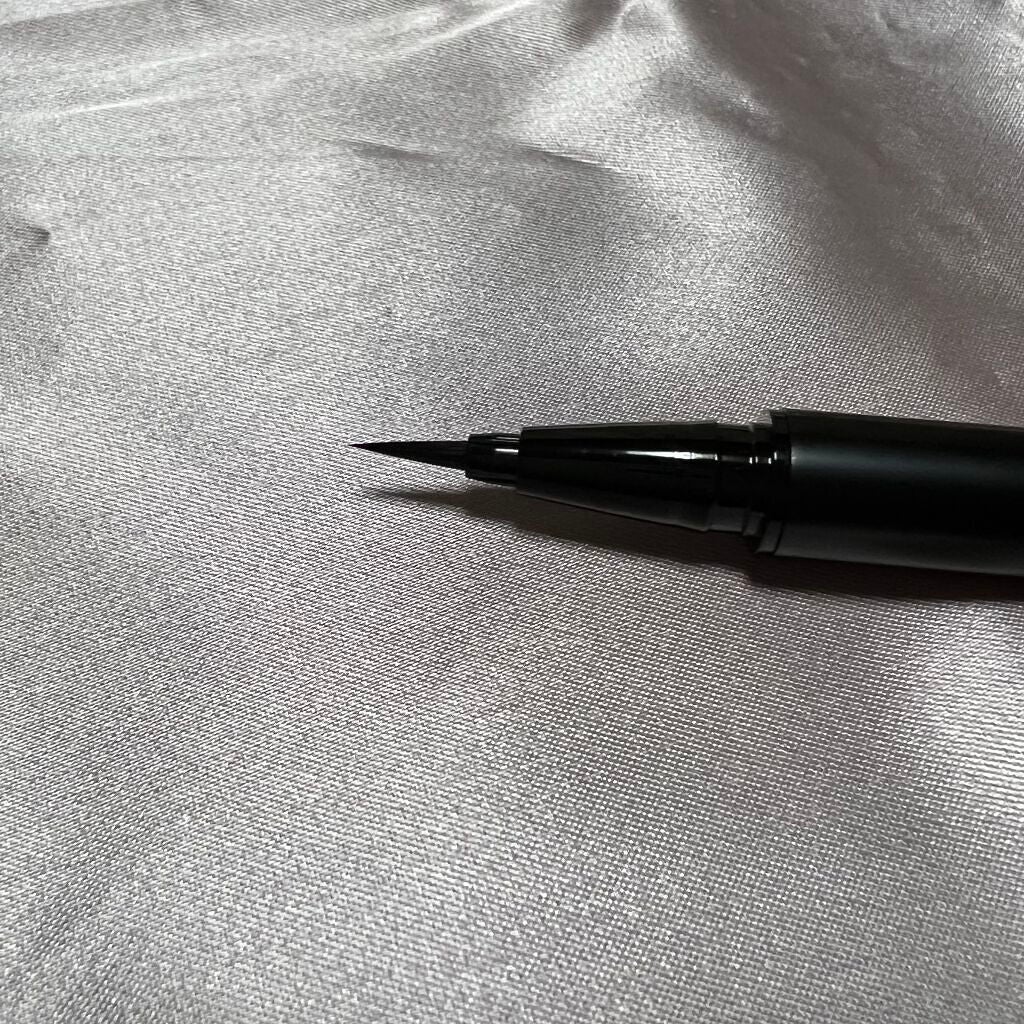 スキルレスライナー/LUMIURGLAS/リキッドアイライナーを使ったクチコミ(3枚目)