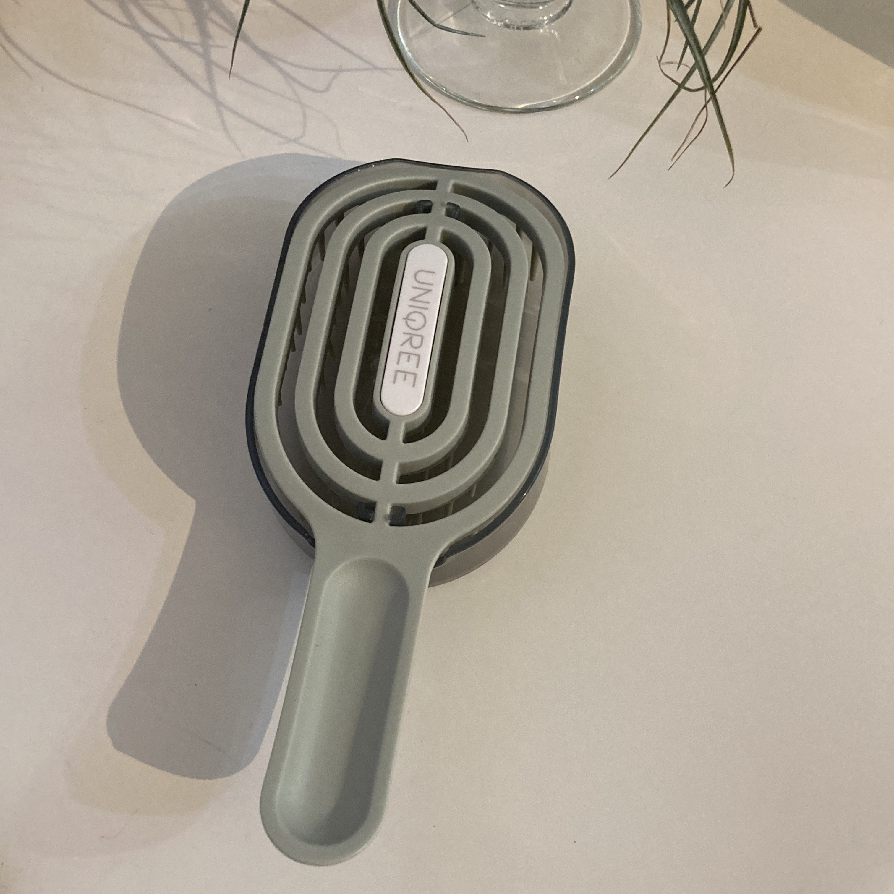 ユニークリー 4wayスムースヘアブラシ/ビー・エヌ/ヘアブラシを使ったクチコミ（1枚目）