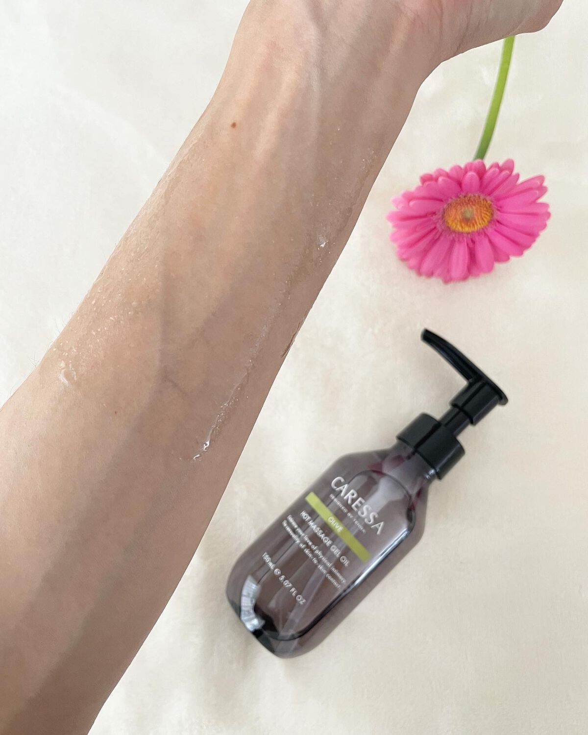 ホットマッサージ ジェルオイル(オリーブ)/CARESSA/ボディオイルを使ったクチコミ(2枚目)
